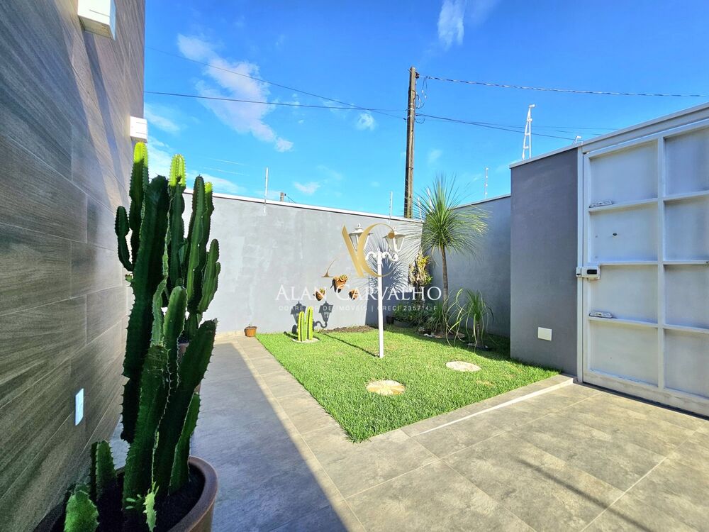 Casa à venda com 3 quartos, 300m² - Foto 2