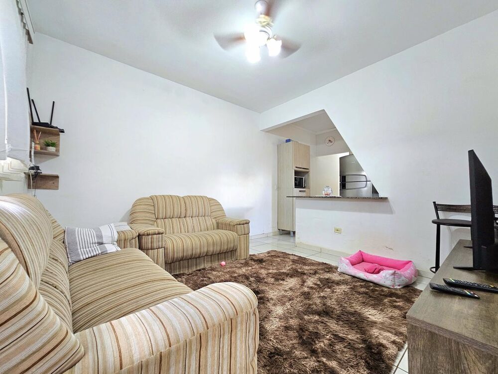 Casa à venda com 2 quartos, 125m² - Foto 2