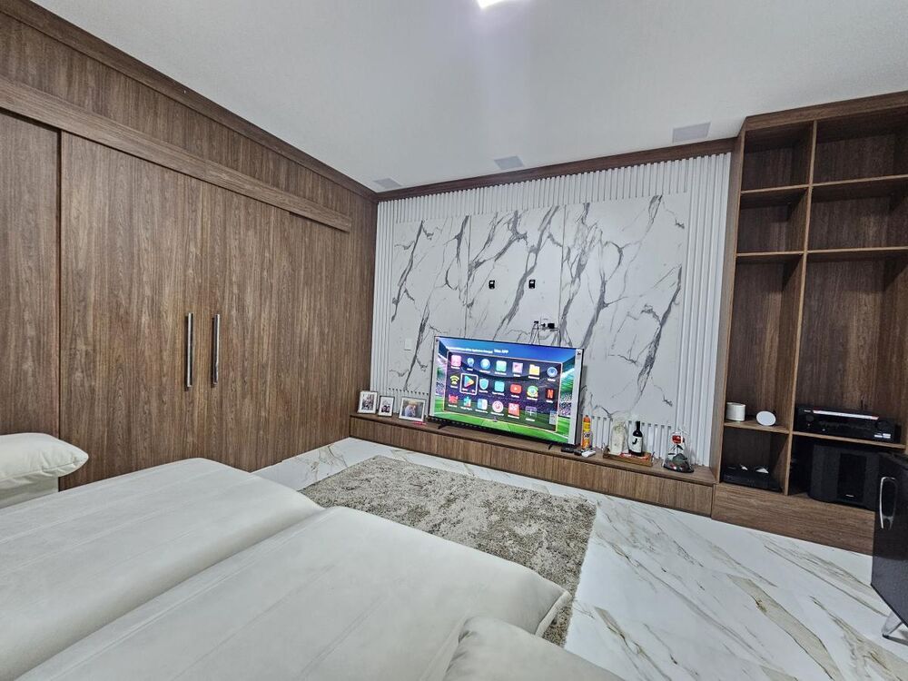 Casa à venda com 4 quartos, 600m² - Foto 3