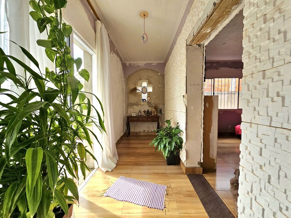 Casa à venda com 3 quartos, 217m² - Foto 2