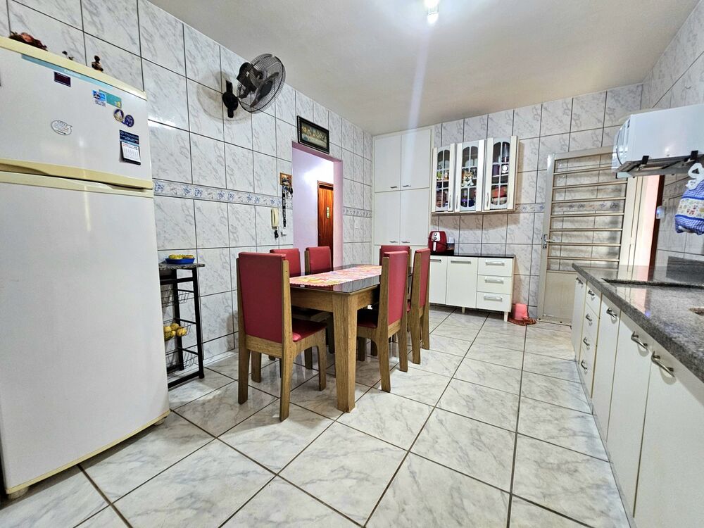 Casa à venda com 3 quartos, 217m² - Foto 6