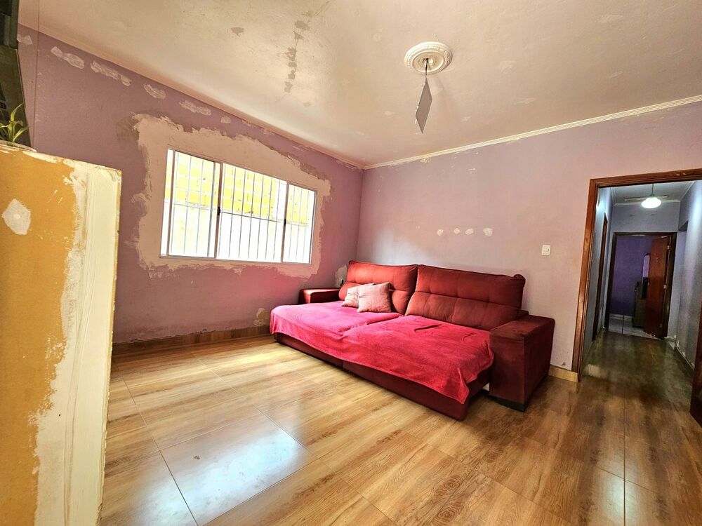 Casa à venda com 3 quartos, 217m² - Foto 4