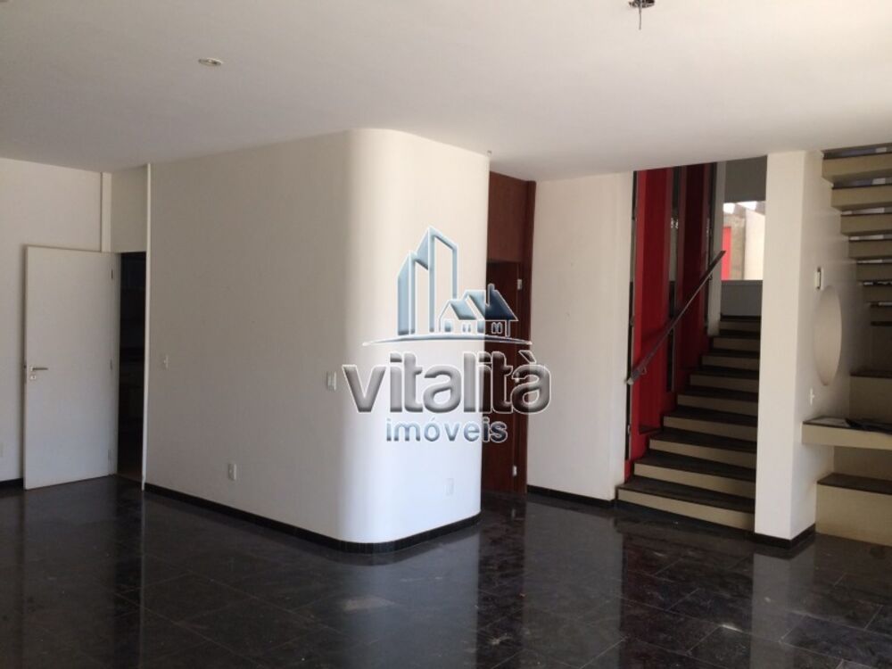 Casa à venda com 5 quartos, 718m² - Foto 1
