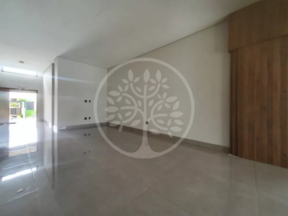 Casa à venda e aluguel com 4 quartos, 360m² - Foto 2