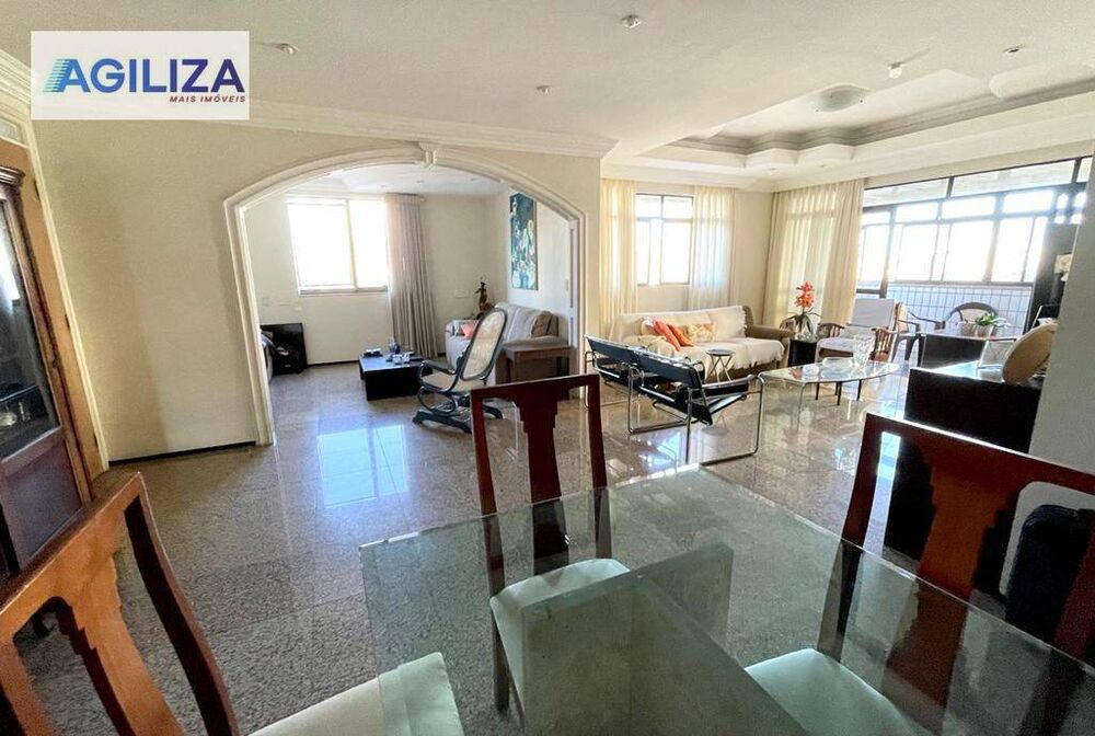 Apartamento à venda com 3 quartos, 209m² - Foto 1