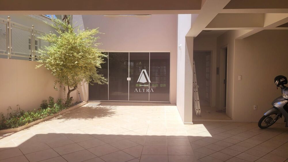 Casa, 3 quartos, 426 m² - Foto 1