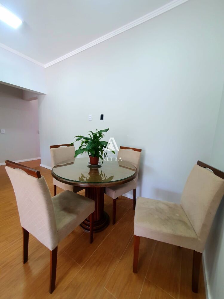 Casa, 3 quartos, 193 m² - Foto 2