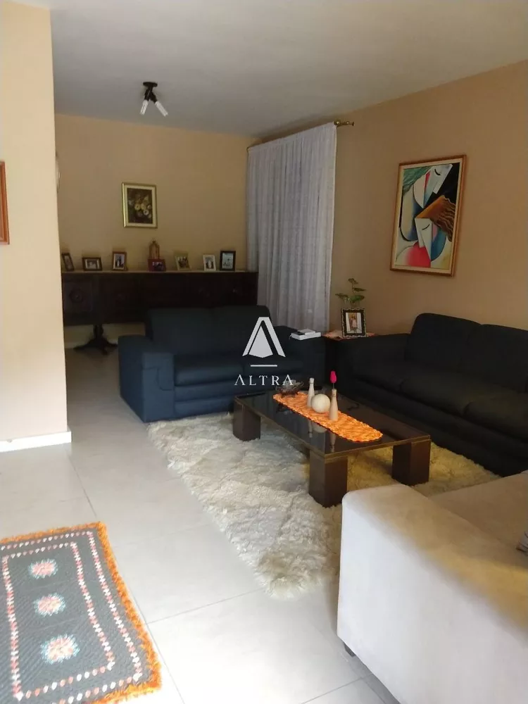 Casa à venda com 3 quartos, 186m² - Foto 2