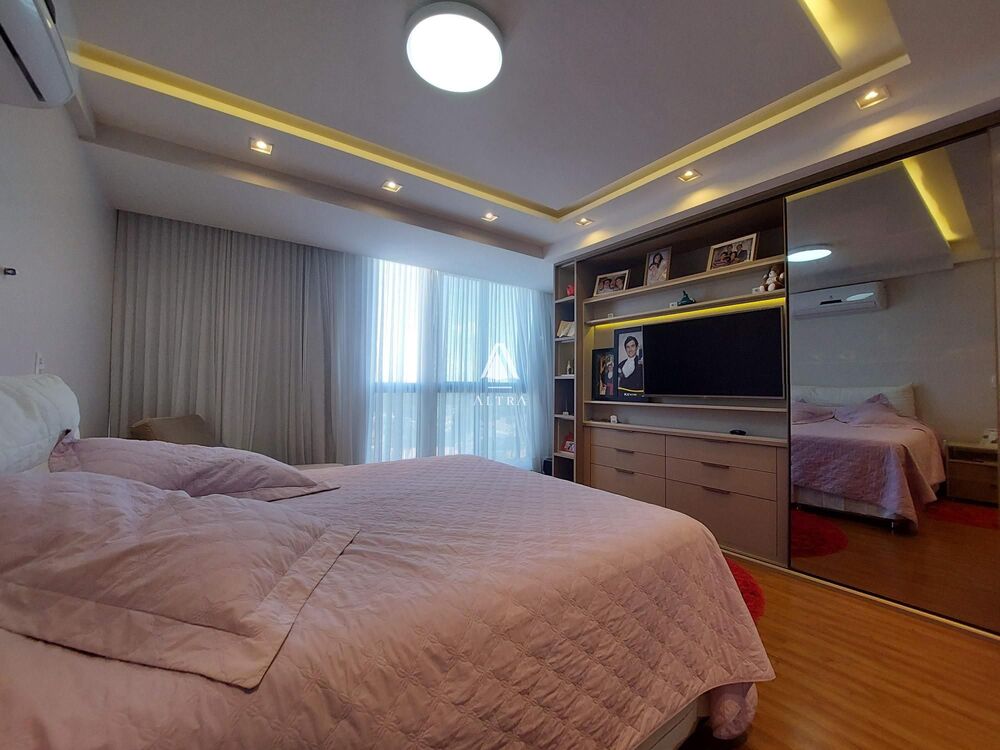 Apartamento, 3 quartos, 198 m² - Foto 1
