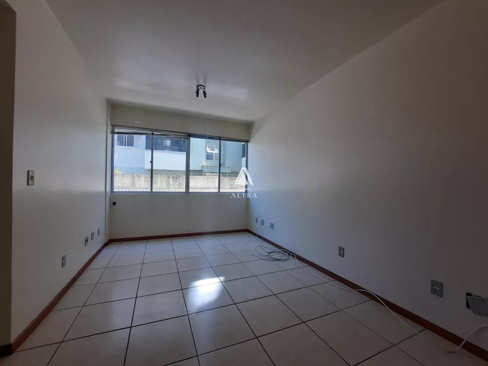 Apartamento à venda com 2 quartos, 71m² - Foto 3