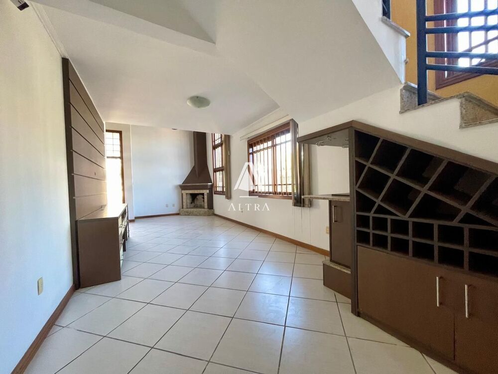 Casa, 3 quartos, 216 m² - Foto 4