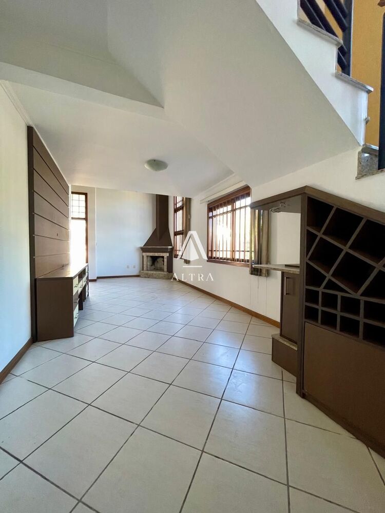Casa, 3 quartos, 216 m² - Foto 3