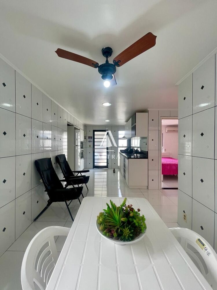 Casa, 3 quartos, 136 m² - Foto 1