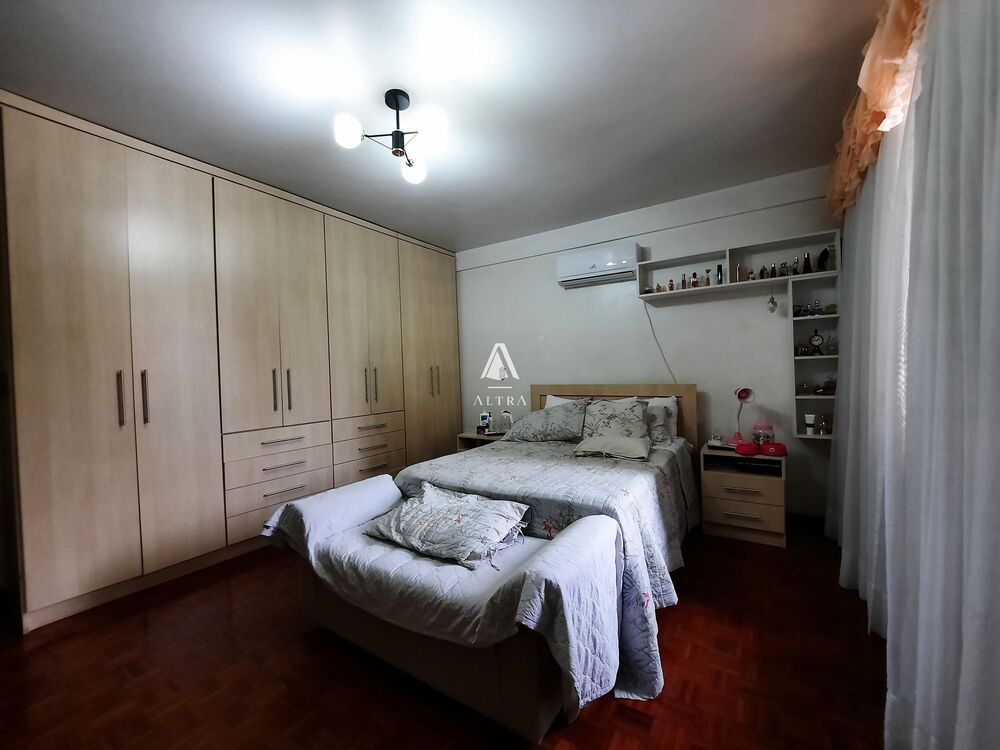 Casa, 5 quartos, 288 m² - Foto 1