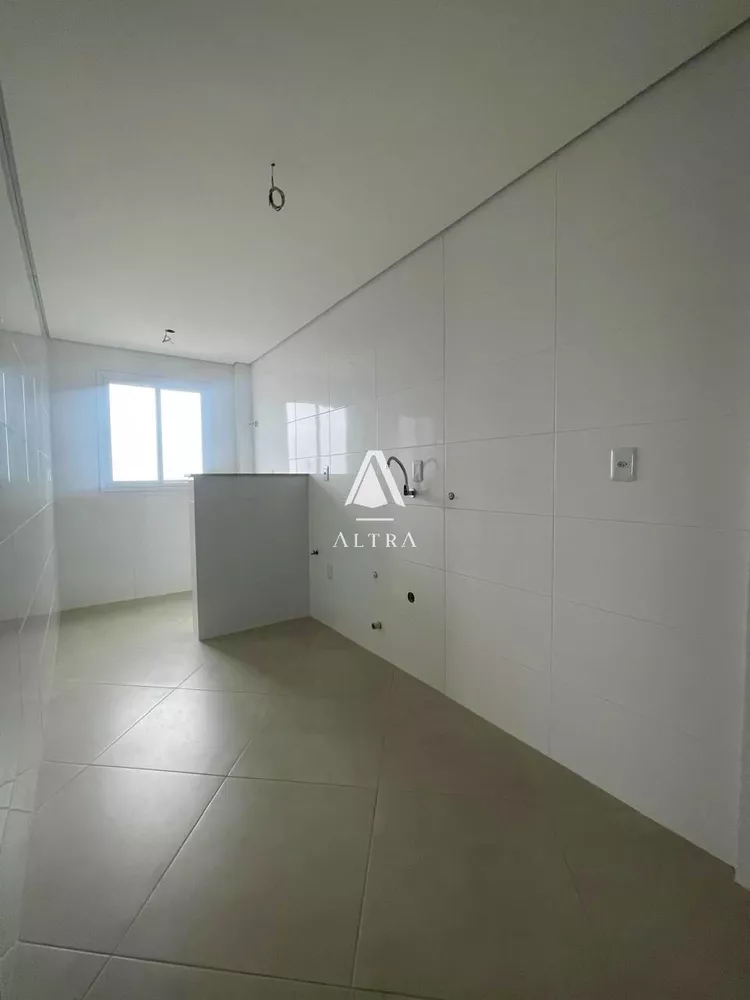 Apartamento à venda com 2 quartos, 68m² - Foto 4