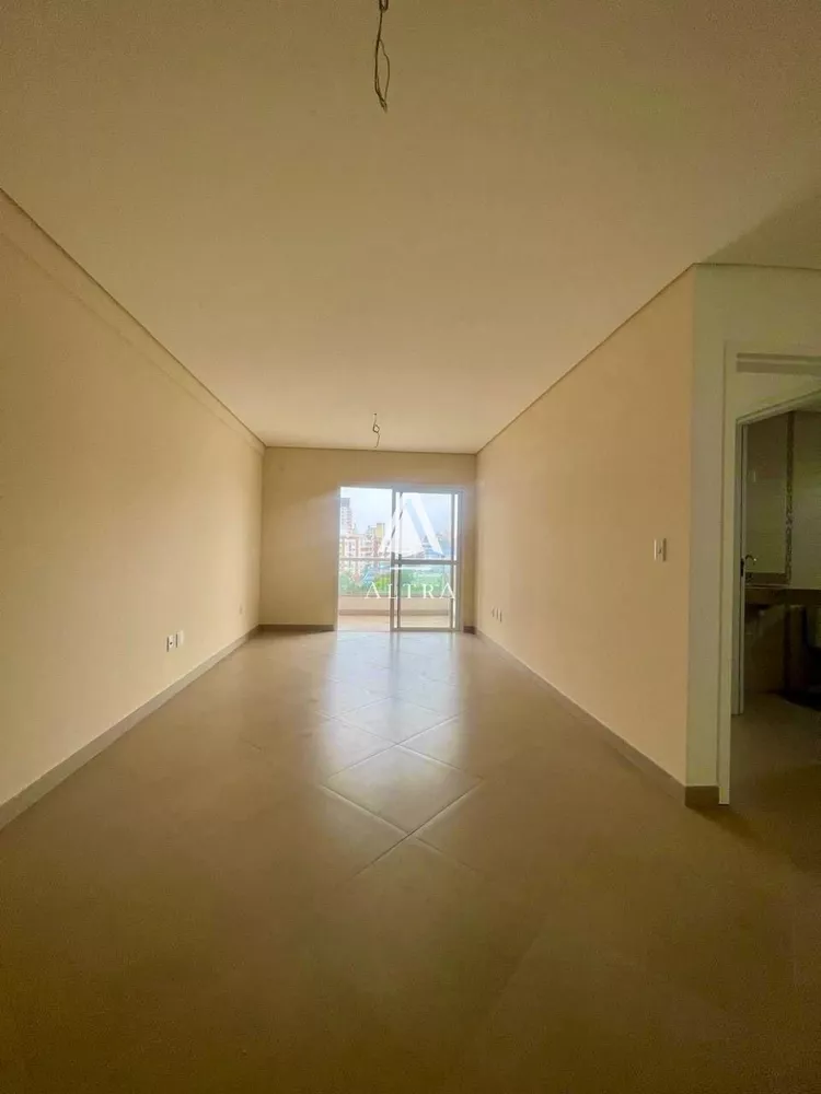 Apartamento à venda com 2 quartos, 68m² - Foto 1