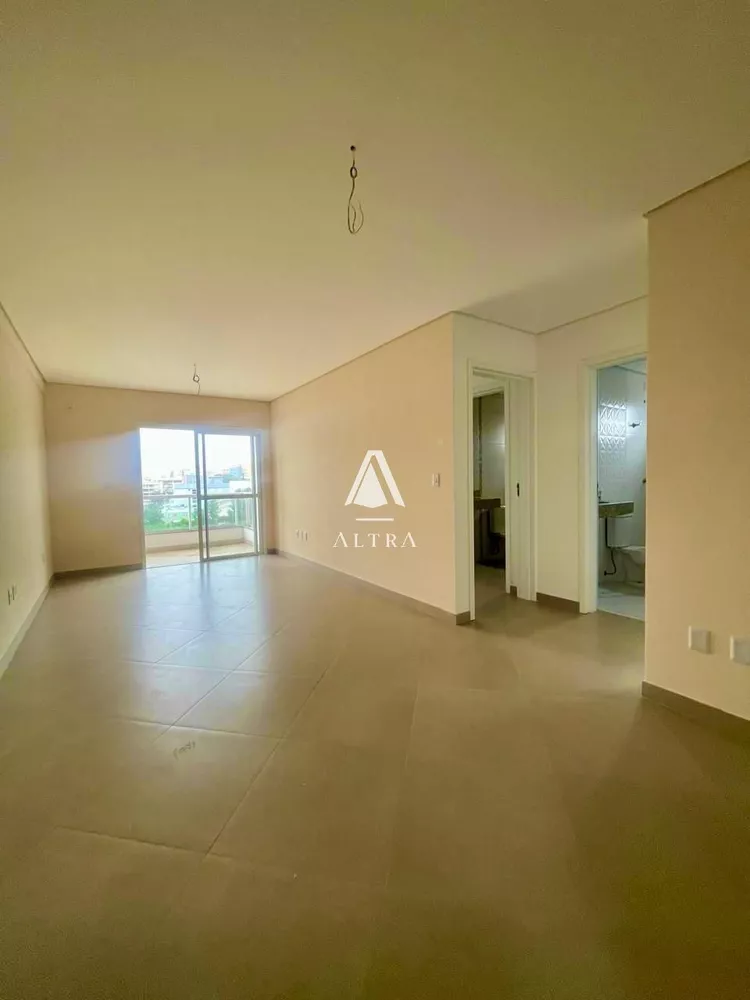 Apartamento à venda com 2 quartos, 68m² - Foto 2