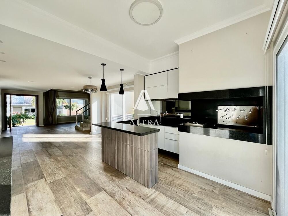 Casa, 4 quartos, 256 m² - Foto 2