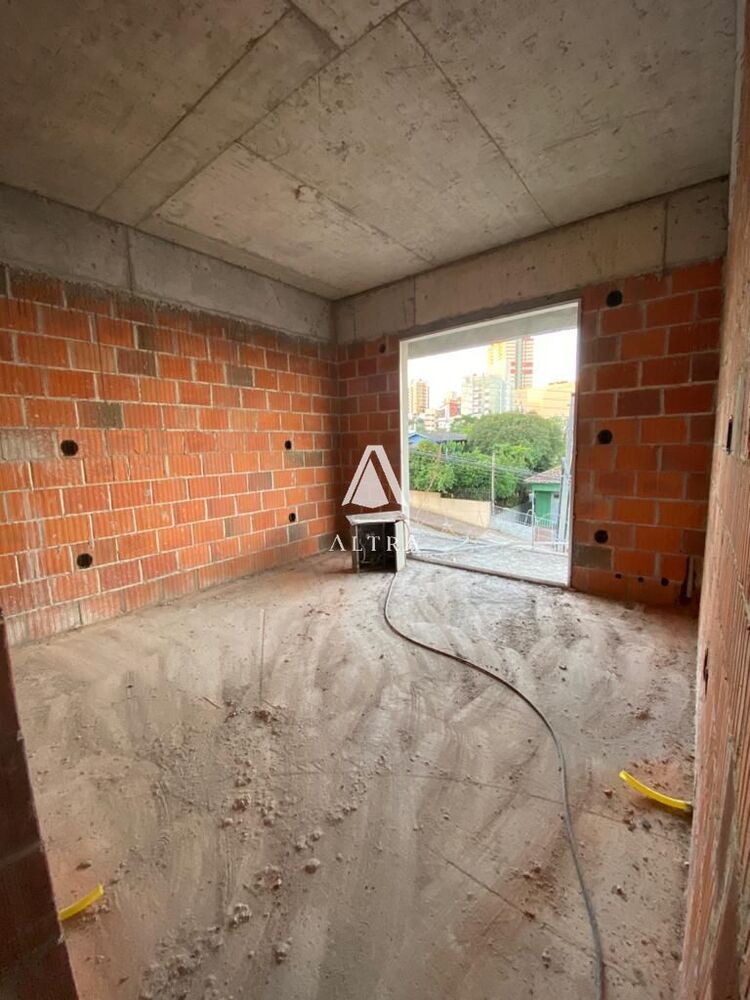 Apartamento à venda com 2 quartos, 70m² - Foto 1