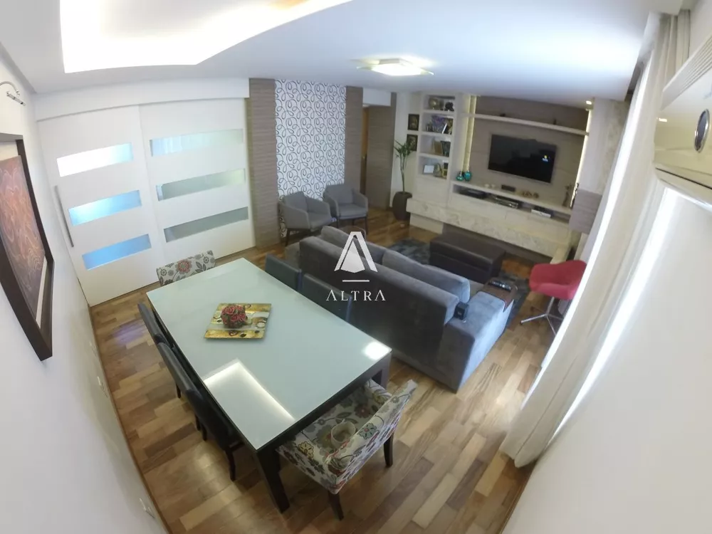 Apartamento à venda com 3 quartos, 147m² - Foto 1