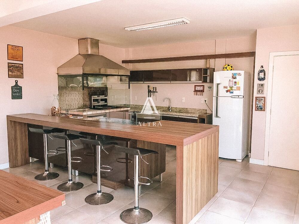 Cobertura, 4 quartos, 251 m² - Foto 2