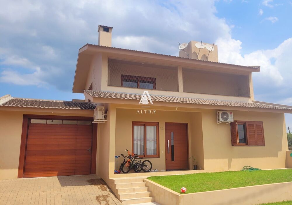 Casa, 3 quartos, 243 m² - Foto 1
