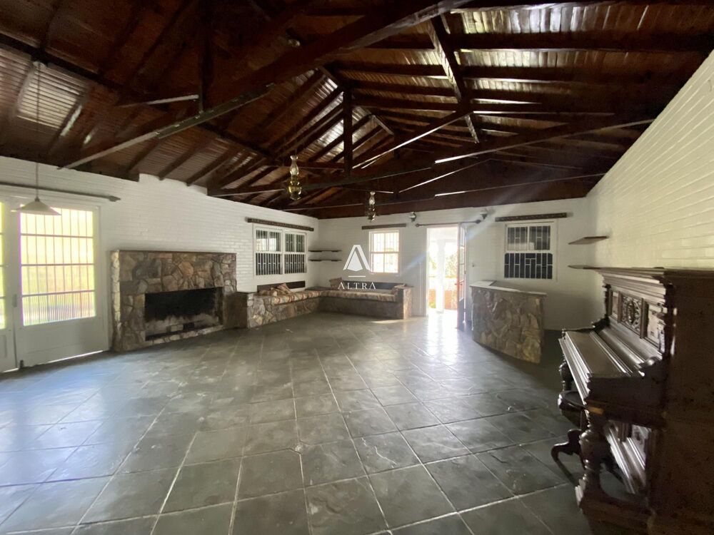 Casa à venda com 4 quartos, 341m² - Foto 4