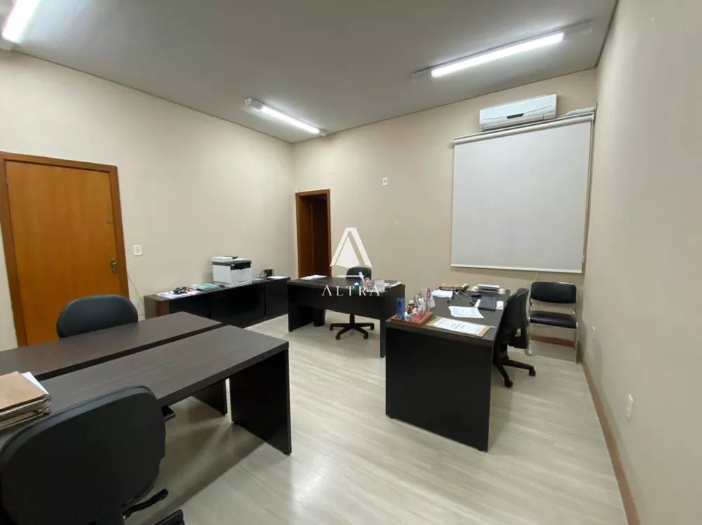 Conjunto Comercial-Sala à venda com 6 quartos, 207m² - Foto 3