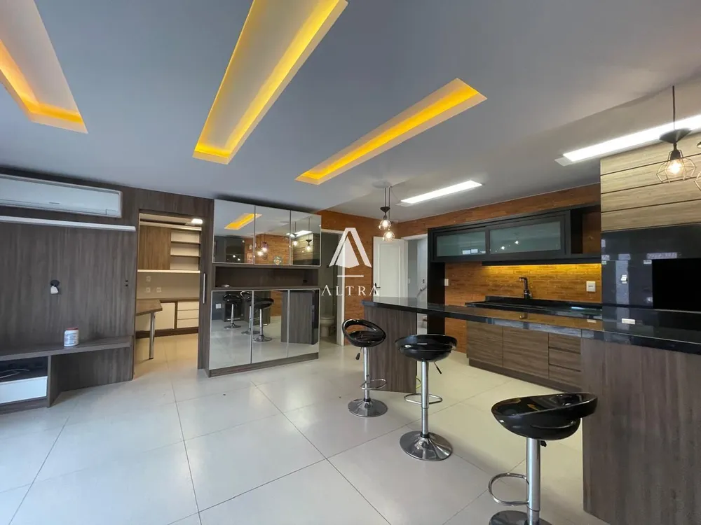 Casa, 4 quartos, 240 m² - Foto 2
