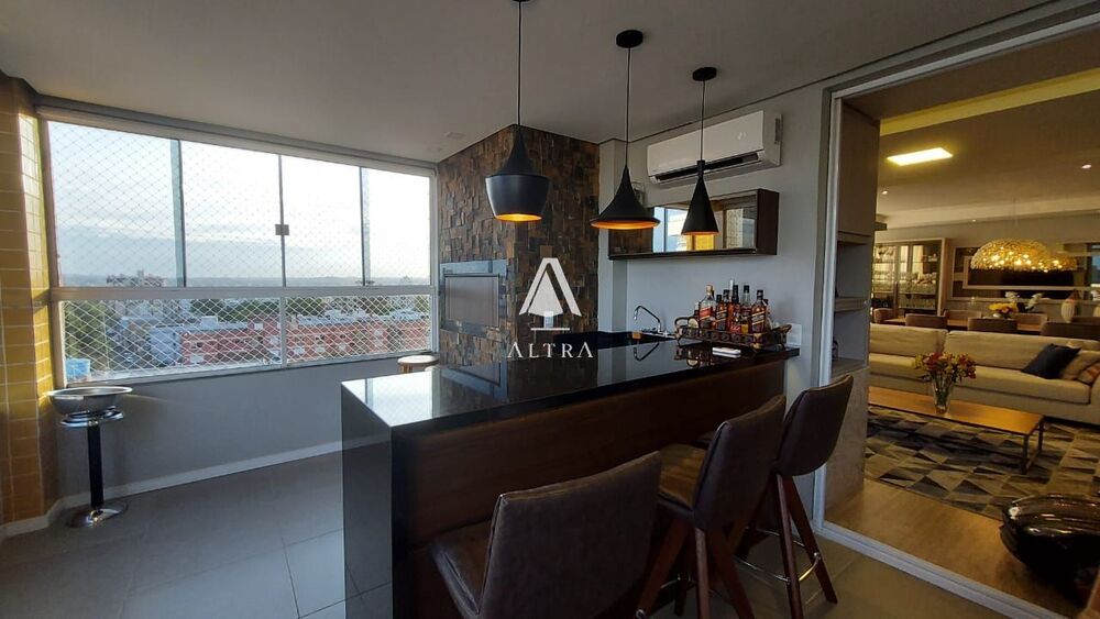 Apartamento à venda com 3 quartos, 207m² - Foto 11
