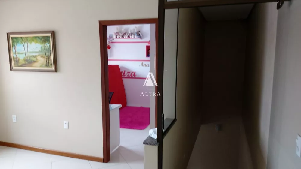 Casa à venda com 2 quartos, 205m² - Foto 4