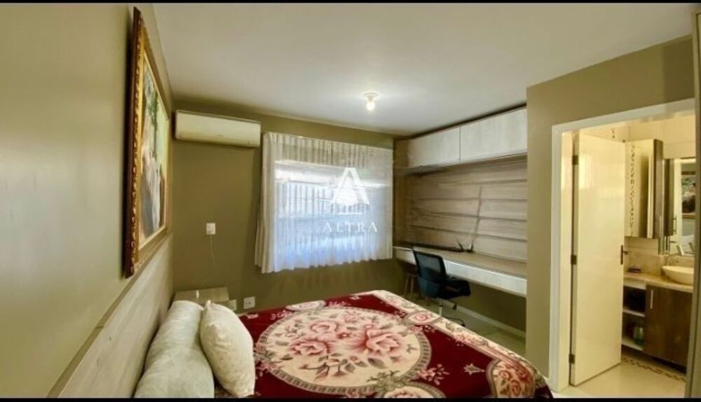 Casa, 4 quartos, 211 m² - Foto 1