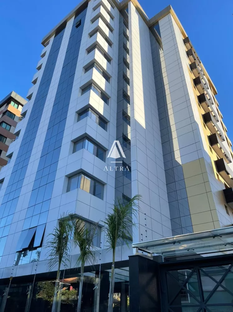 Apartamento, 3 quartos, 220 m² - Foto 1