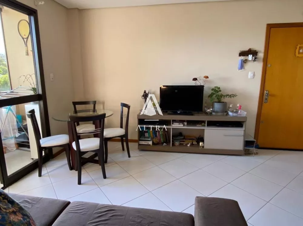 Apartamento à venda com 2 quartos, 68m² - Foto 2