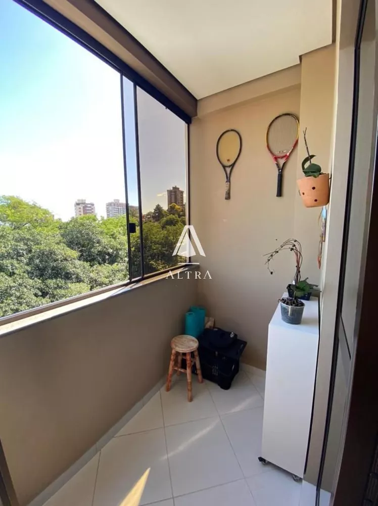 Apartamento à venda com 2 quartos, 68m² - Foto 4