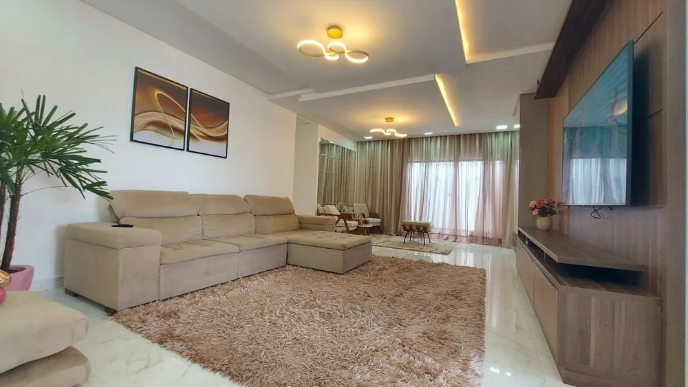 Casa, 3 quartos, 220 m² - Foto 1