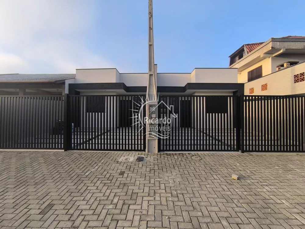 Casa à venda com 3 quartos, 95m² - Foto 2