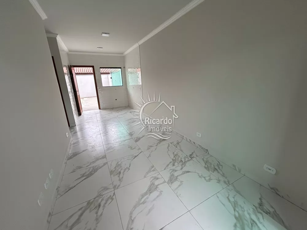 Casa à venda com 2 quartos, 56m² - Foto 4