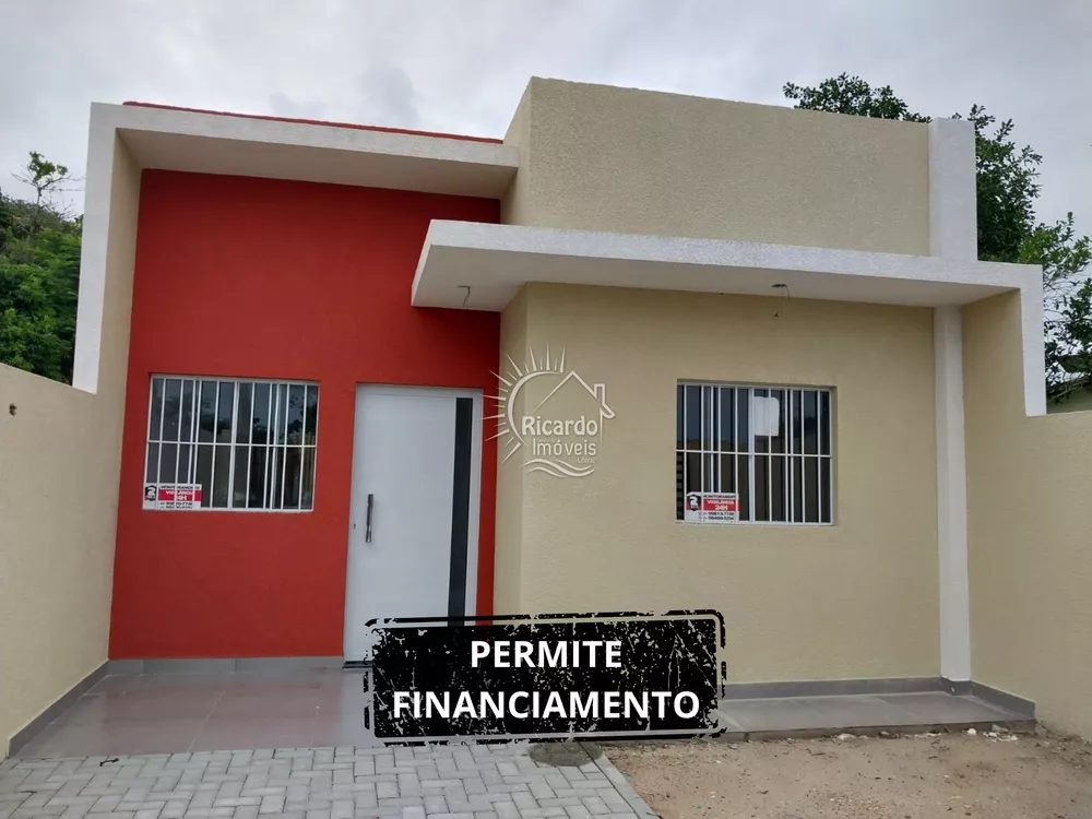 Casa à venda com 2 quartos, 70m² - Foto 1