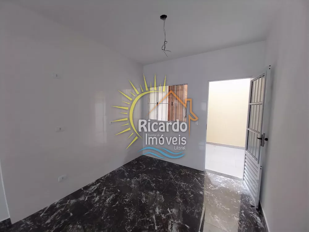 Casa à venda com 2 quartos, 70m² - Foto 4