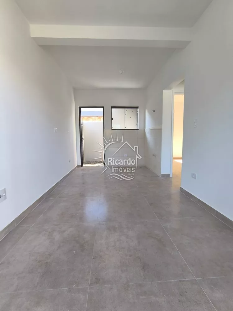 Casa à venda com 2 quartos, 52m² - Foto 4