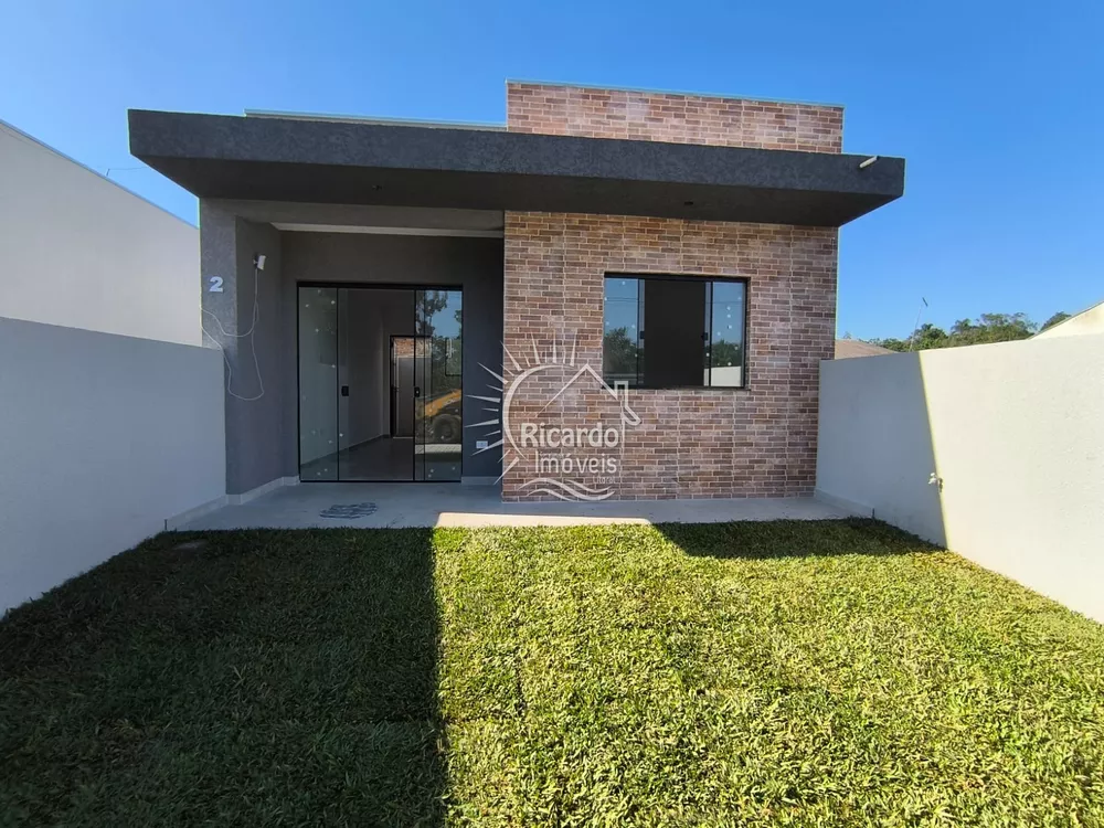 Casa à venda com 2 quartos, 52m² - Foto 2