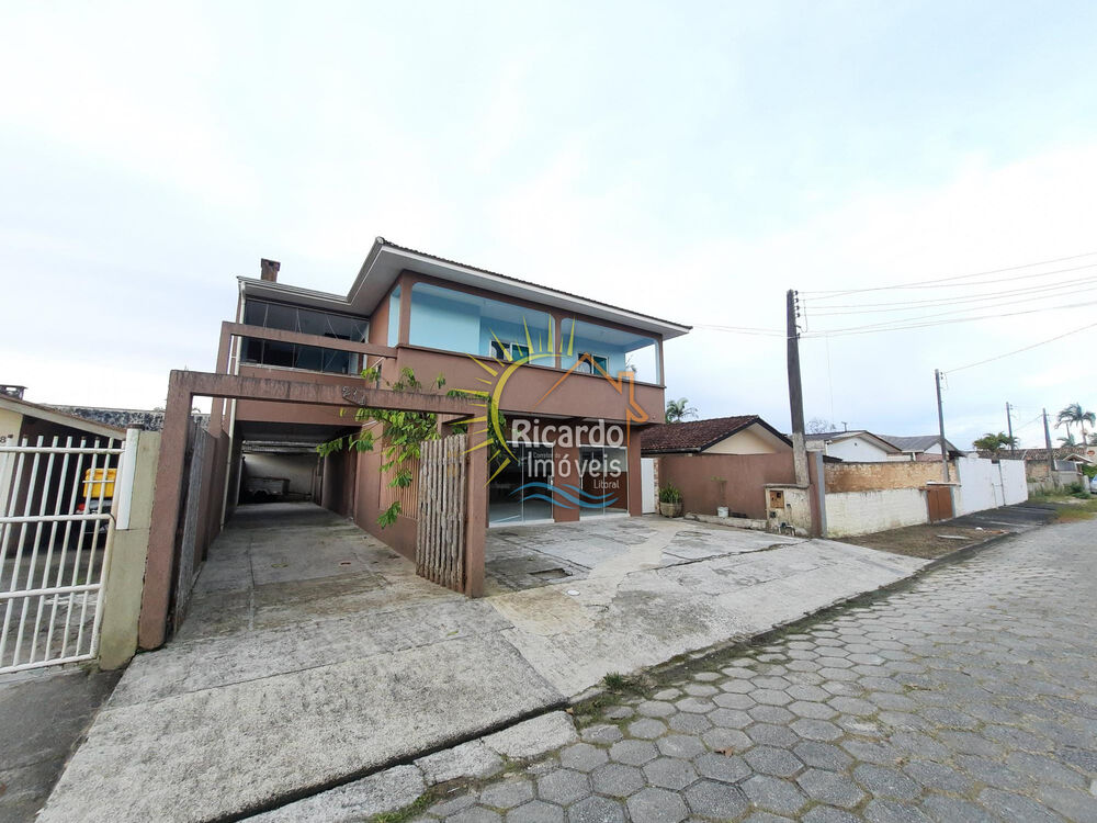 Casa à venda com 4 quartos, 220m² - Foto 1