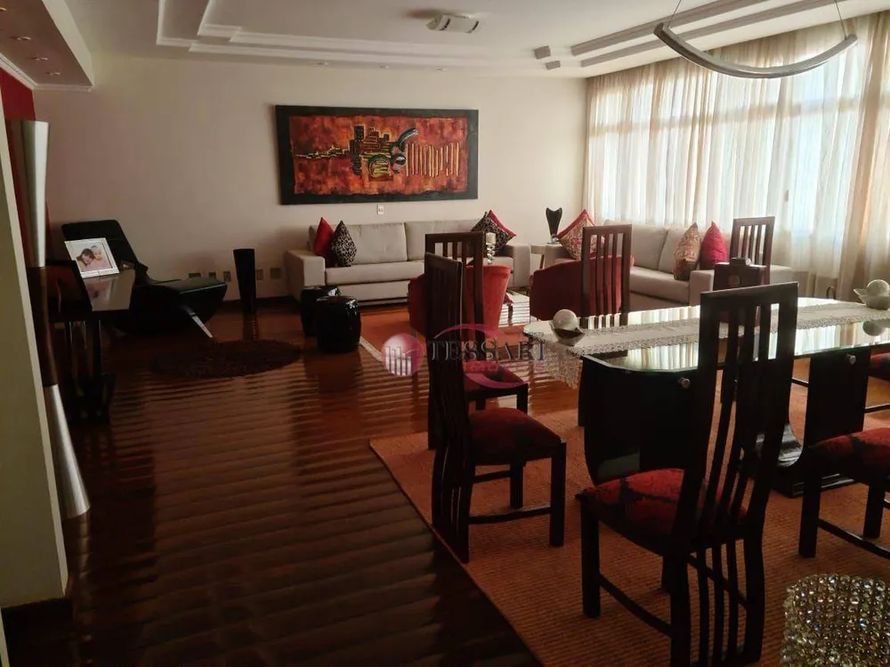 Apartamento, 3 quartos, 210 m² - Foto 1