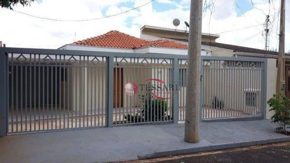 Casa, 3 quartos, 220 m² - Foto 1