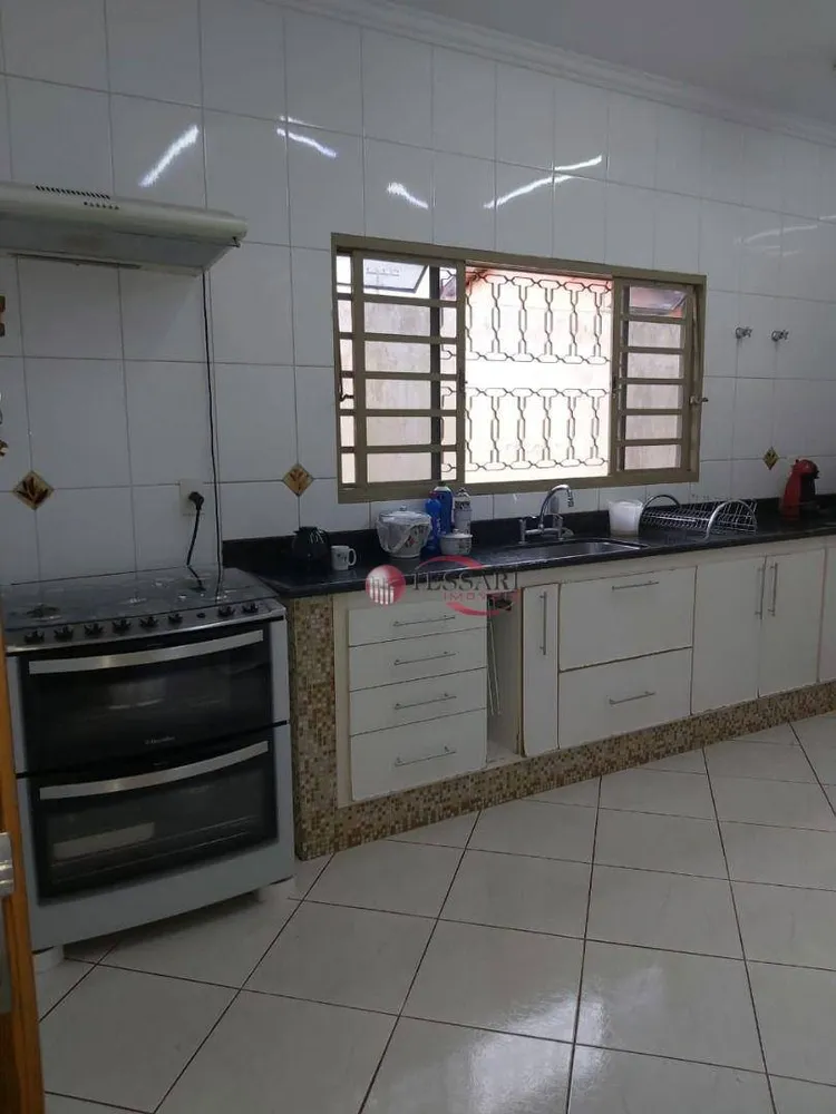 Casa, 3 quartos, 164 m² - Foto 1