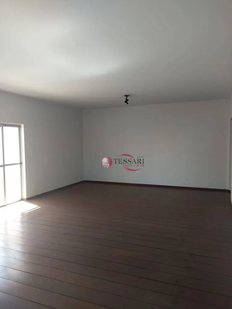 Apartamento, 3 quartos, 210 m² - Foto 2