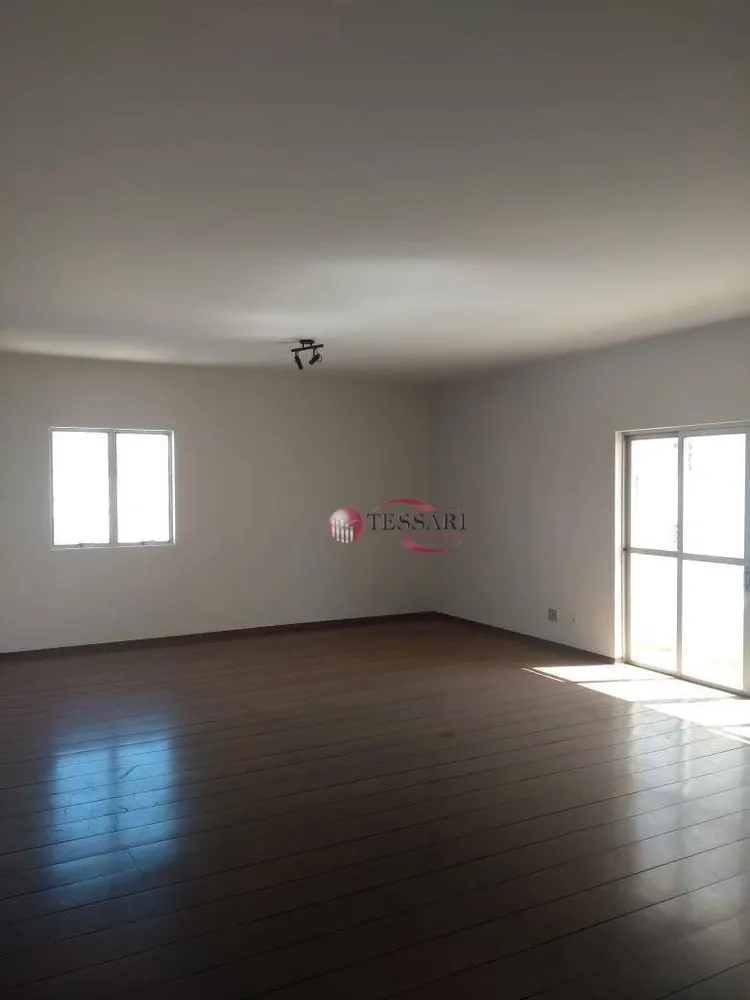Apartamento, 3 quartos, 210 m² - Foto 1