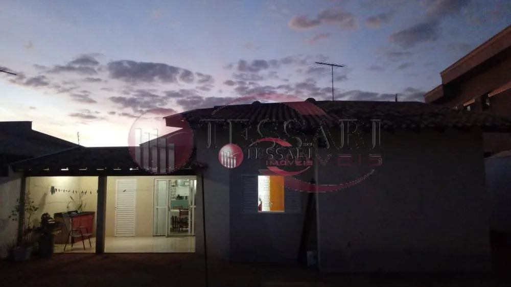 Casa, 3 quartos, 196 m² - Foto 1