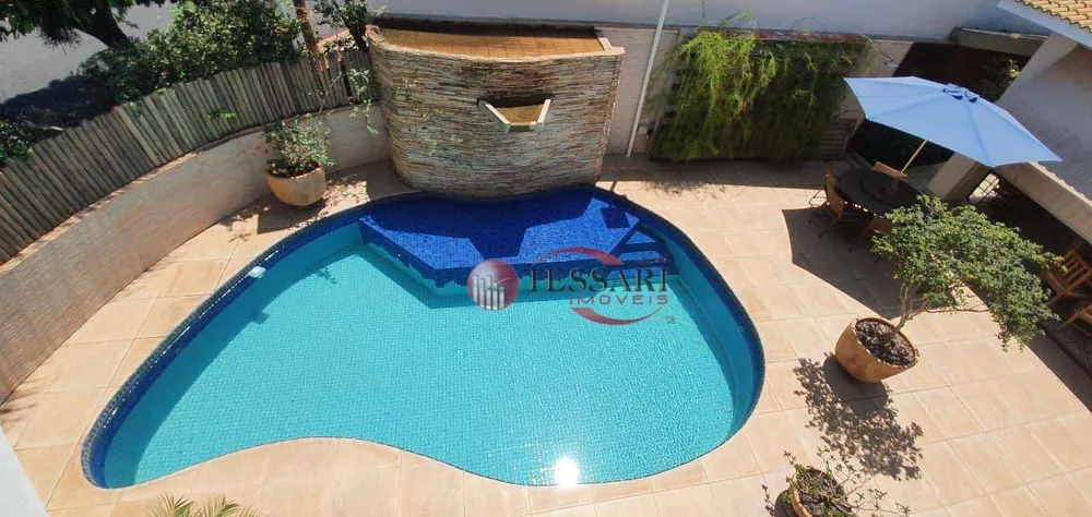 Casa, 4 quartos, 590 m² - Foto 1
